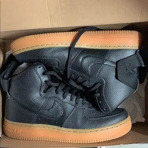 Women’s air fire 1 high SE